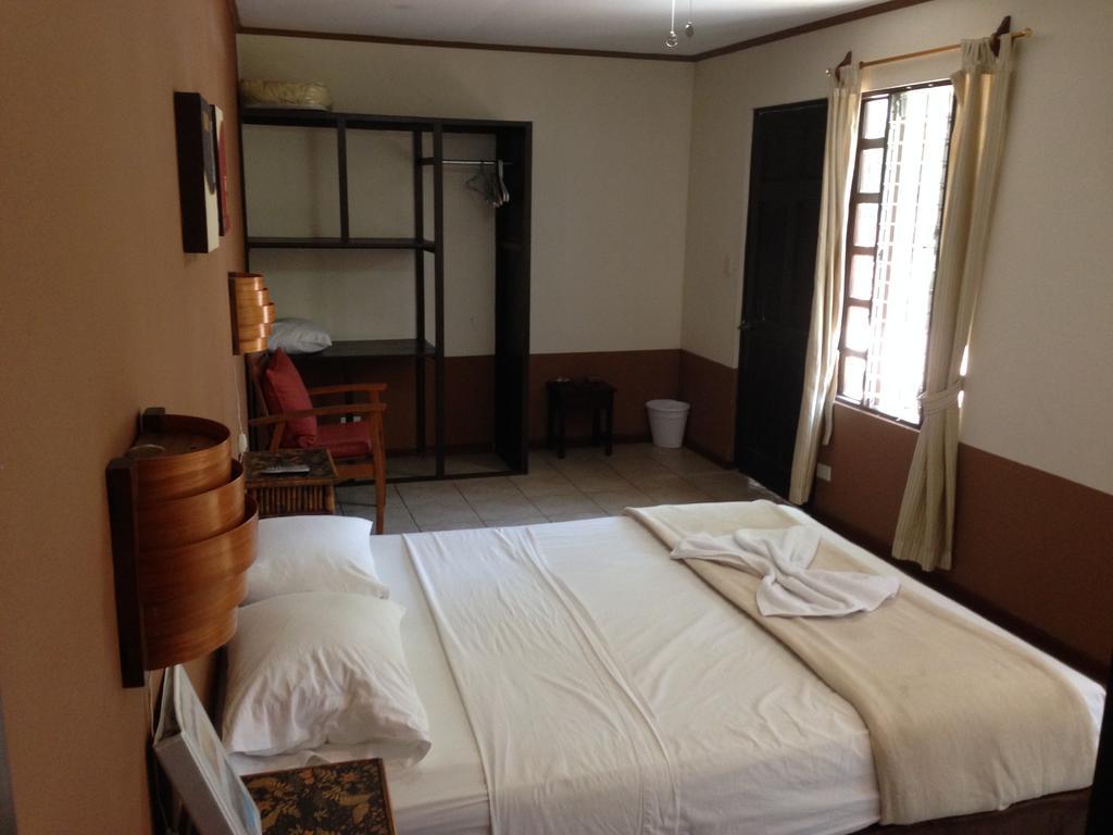Dushi Vida Country Inn Alajuela Chambre photo