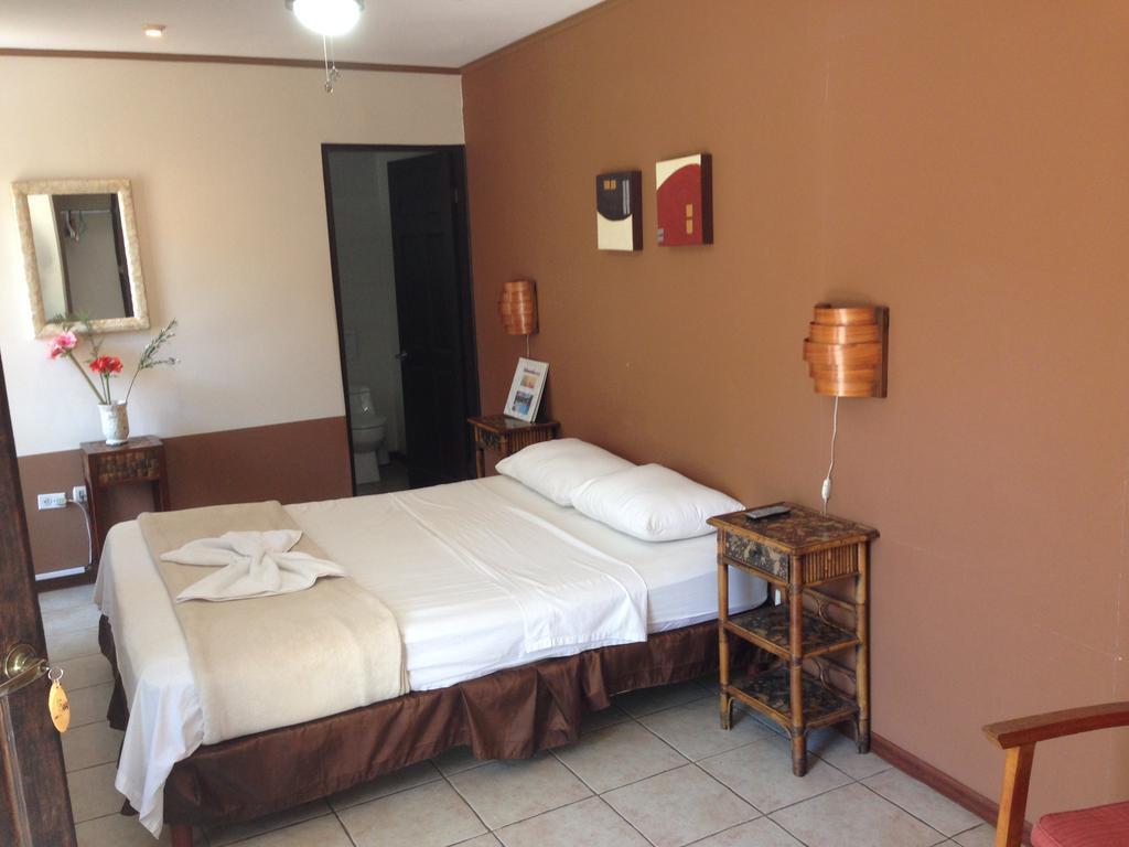 Dushi Vida Country Inn Alajuela Chambre photo